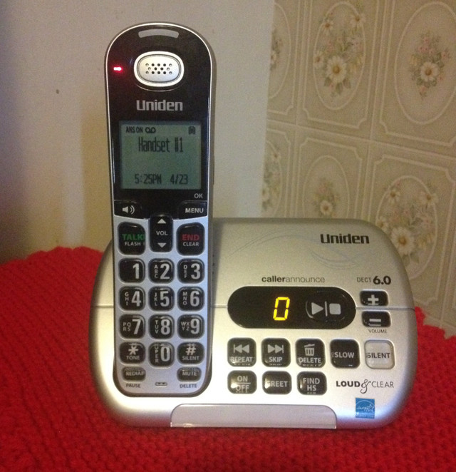 Uniden Cordless Phone with Answering Machine in Home Phones & Answering Machines in City of Toronto