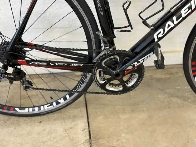 Raleigh Revenio Carbon2 - 60cm Road Bike in Road in Fredericton - Image 10