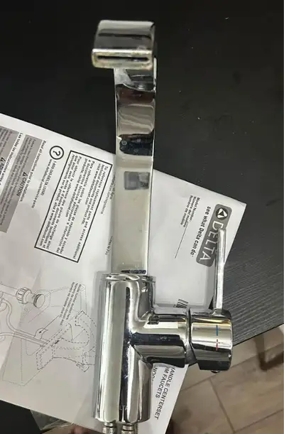 Delta MANDOLIN Single Hole Kitchen Faucet in Chrome. Includes hardware (gaskets and mounting plate)...