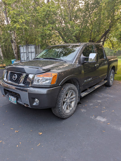2012 Nissan Titan SL  Safetied and One Owner