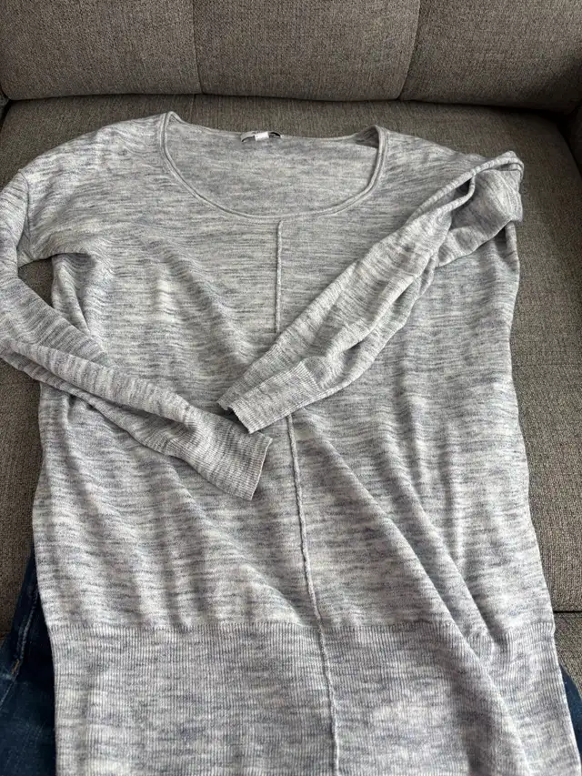 Tops, pants, workout wear, coats in Multi-item in City of Toronto - Image 5