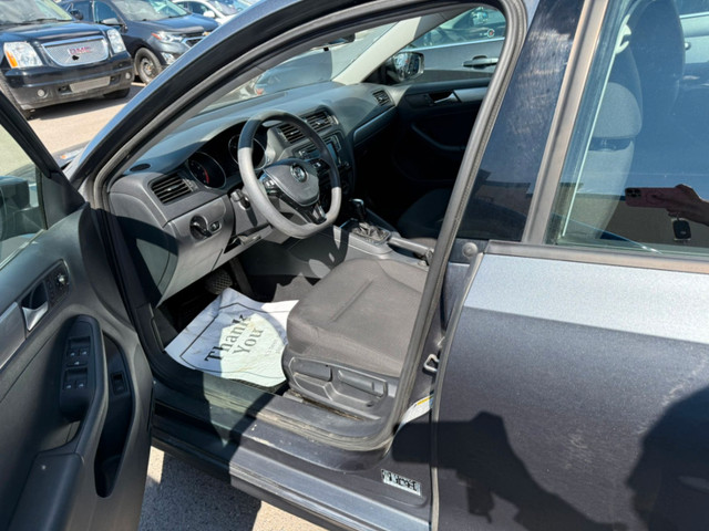  FOR SALE: 2017 Volkswagen Jetta 1.4 TSI Trendline in Cars & Trucks in Calgary - Image 4