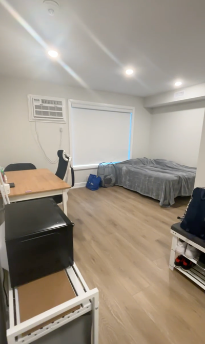 Ideal for an individual or a couple. The building houses mostly uOttawa students. Rent $1540 + $~40-...