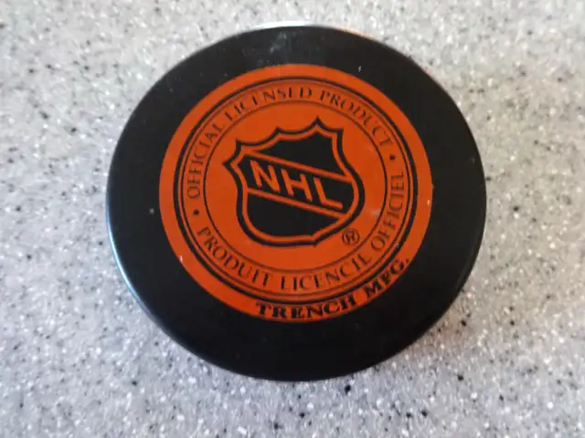 MONTREAL CANADIANS NHL HOCKEY PUCK - SLOVAKIA VEGUM in Hockey in Winnipeg - Image 3