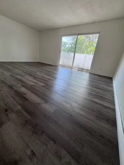Renovated 3-Bedroom End unit Townhouse for Rent– Castledown Area