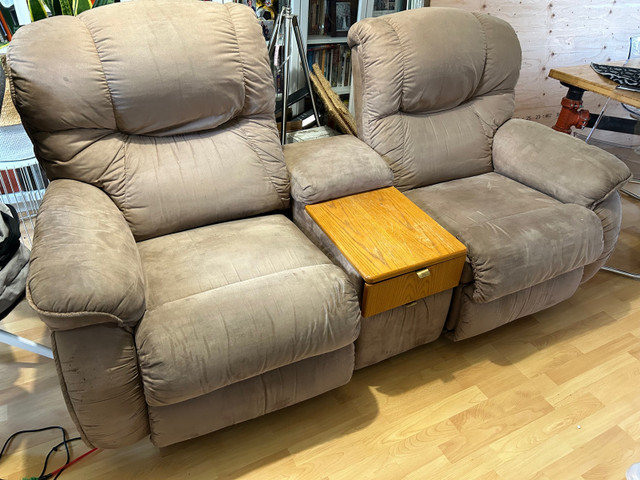 Good condition recliner love seat with table, rocks and reclines in Chairs & Recliners in Oakville / Halton Region - Image 2