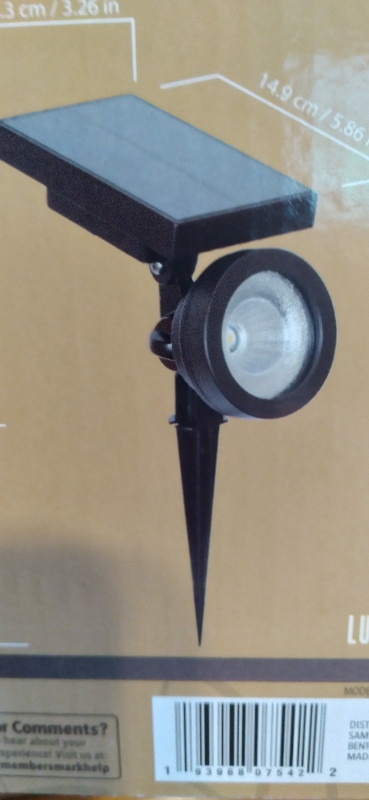 2 PACK OUTDOOR LED SOLAR SPOTLIGHTS, OIL-RUBBED BRONZE 50 LUMENS in Outdoor Lighting in Sarnia - Image 2