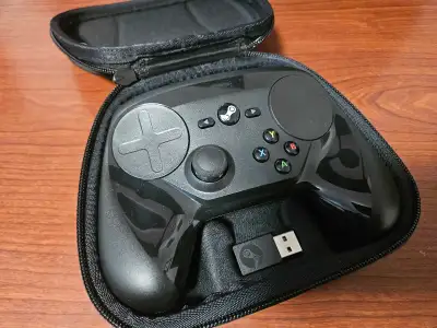 Steam Controller w/Case and Dongle, View more