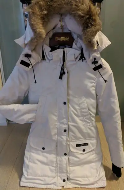 Lady Canada Goose Trillium Jacket Parka - Dry cleaned, View more
