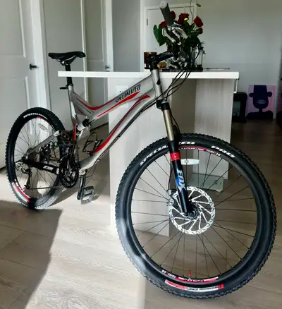 Selling a well-maintained Specialized in good condition. Rare XL frame size with a lightweight and d...