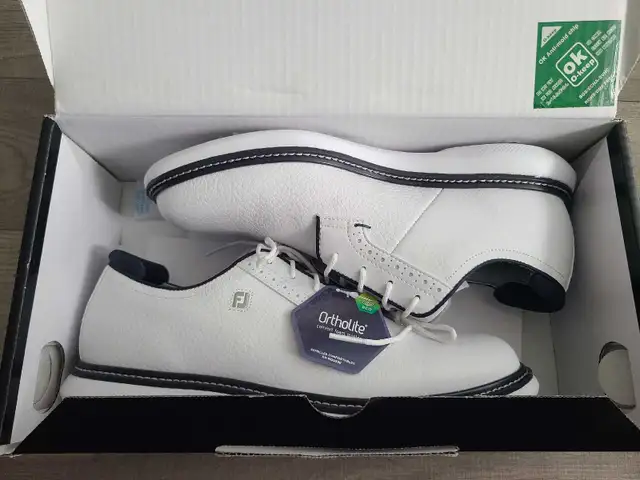 Brand New Men's FootJoy Traditions Golf Shoe Size 9 in Golf in Mississauga / Peel Region - Image 3