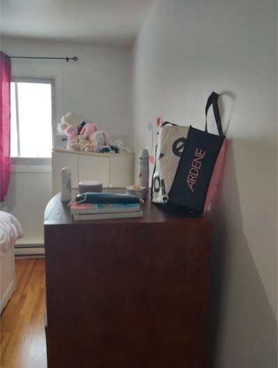 -- TEL 514-238-4270 ( Mr. Wildert) -- Secteur Tranquille -- 2eme étage dans un sixplex -- 2 chambre...