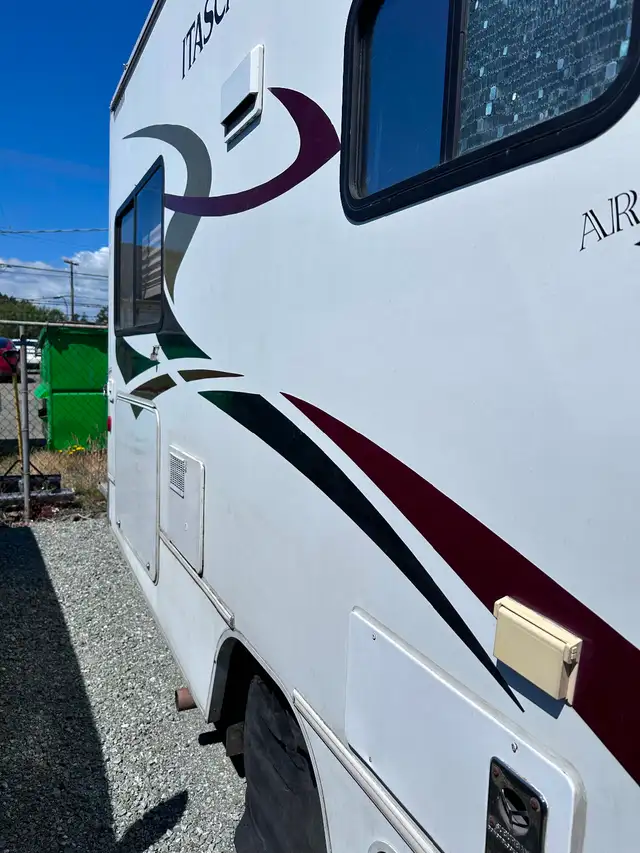 2007 Winnebago Itasca in RVs & Motorhomes in Victoria - Image 17
