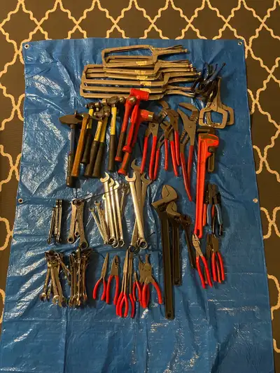 O.B.O Apprentice special. good base of quality tooling. Mostly snap on with blue point and vice grip...