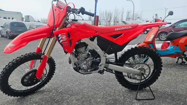 Honda CRF 250R in Dirt Bikes & Motocross in Saint-Jean-sur-Richelieu - Image 3