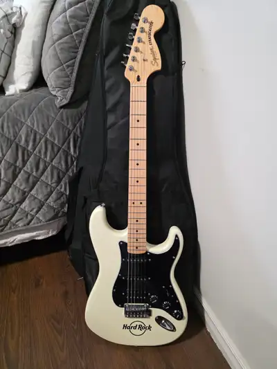 Fender Squire Affinity Series Hard Rock Stratocaster HSS White, View more
