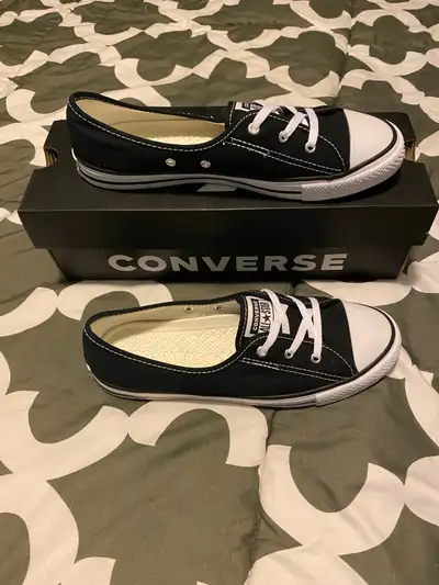 Brand new in box ladies size 6 converse shoes Pick up Caistor centre