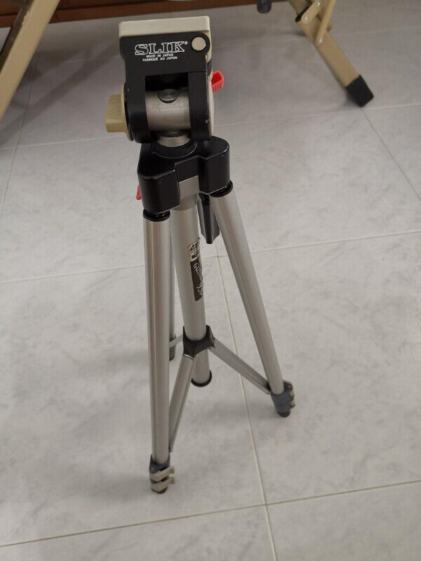 Bogholder Utilgængelig kan ikke se New Slik Gazelle 95D Camera Tripod | Hobbies & Crafts | Ottawa | Kijiji
