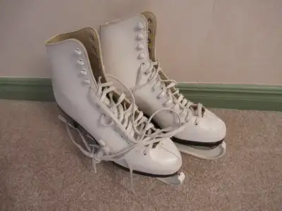 Woman's ice skates, View more