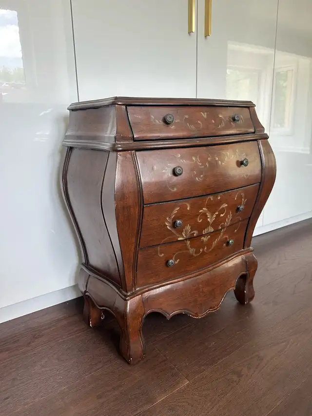Vintage Bombe Accent Chest  Solid Wood Entryway livingroom dress in Dining Tables & Sets in Oakville / Halton Region - Image 3