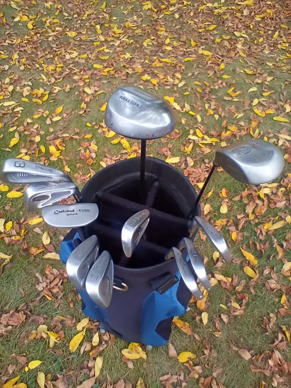 Golf clubs Spalding RH in Golf in Sarnia - Image 6
