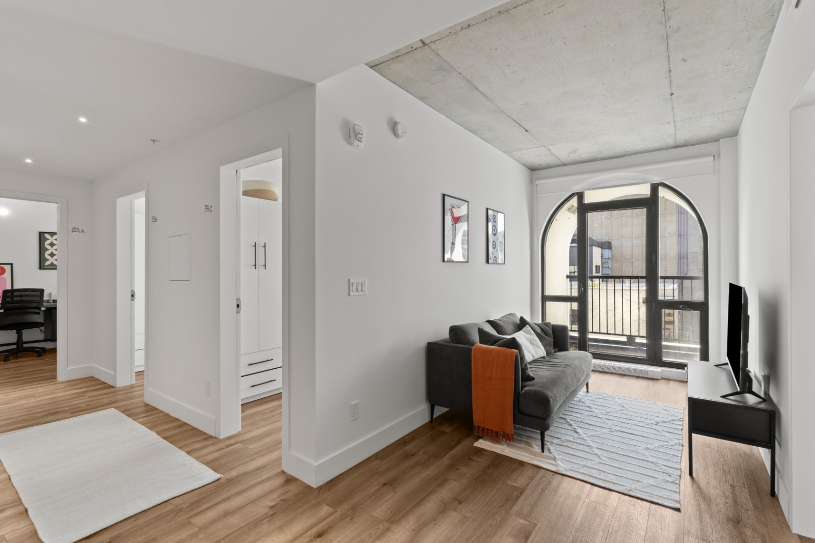 Private Room in a 4-Bedroom Shared Apartment — photo 3