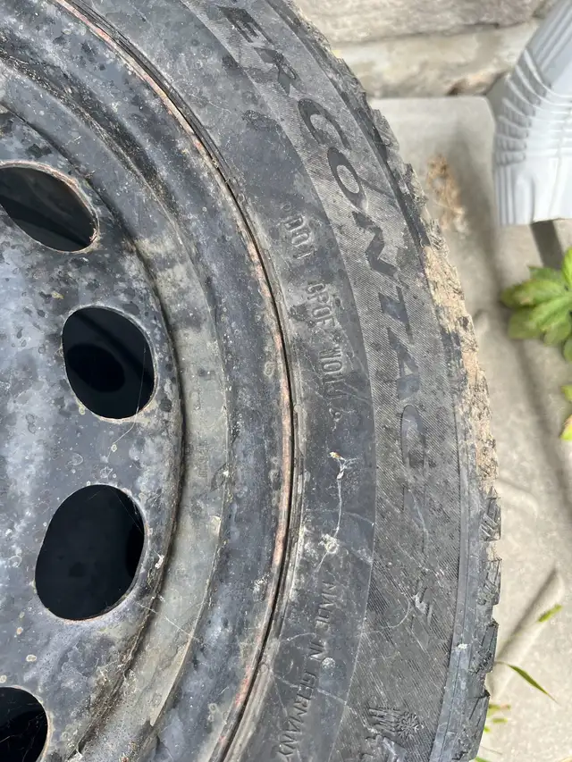 Winter tires 195/65r15 in Tires & Rims in Markham / York Region - Image 3