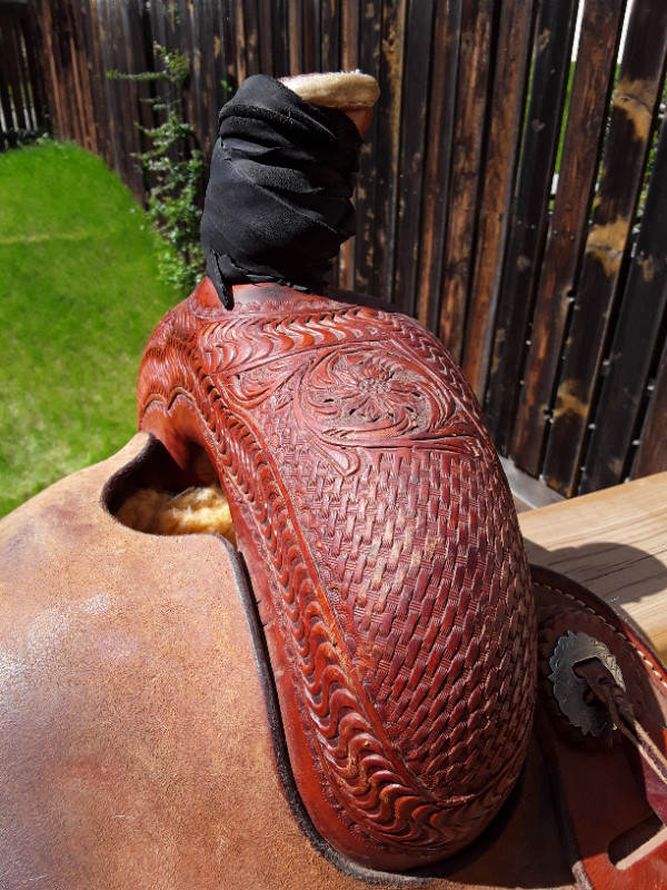 Versatility style Western Saddle Size 15 1/2" in Equestrian & Livestock Accessories in Calgary - Image 4