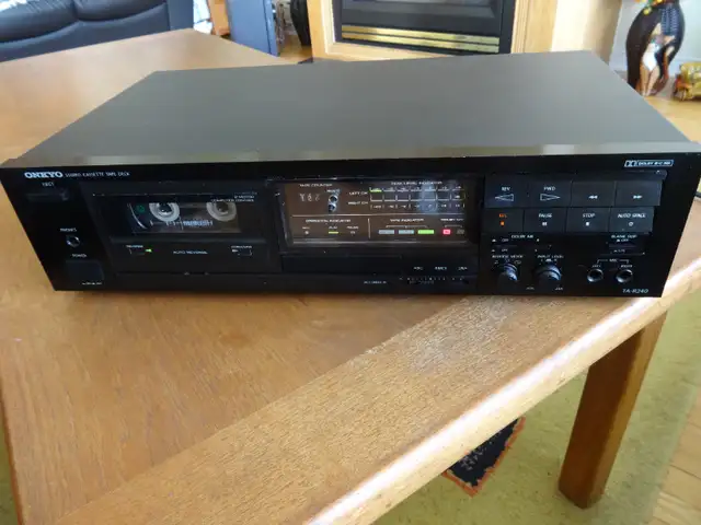 Onkyo TA-R240 vintage auto reverse Cassette Tape Deck (1987-89) in Stereo Systems & Home Theatre in Markham / York Region - Image 2