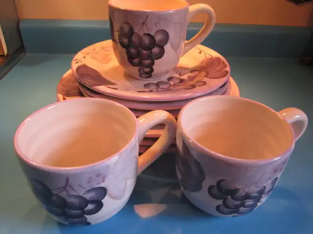 Hand painted dishes63735878833027120