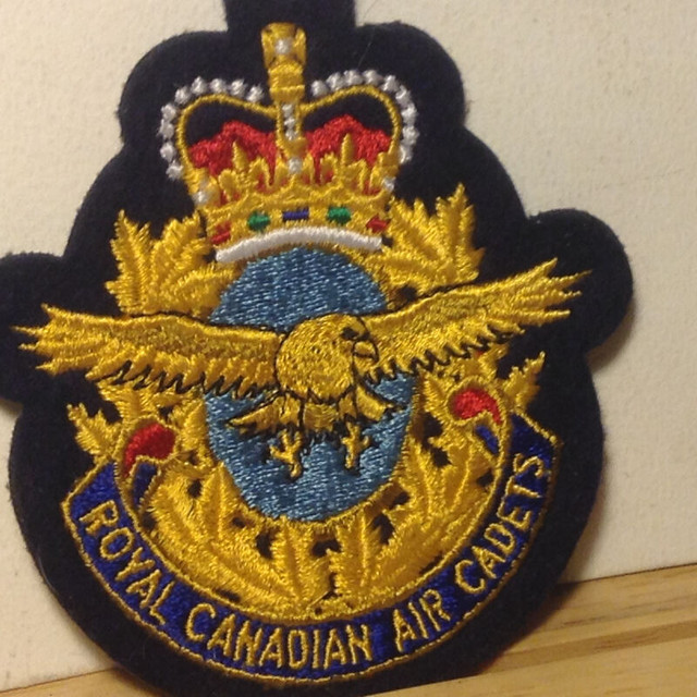 Vintage Royal Canadian Air Cadets Patch in Arts & Collectibles in Vancouver - Image 2