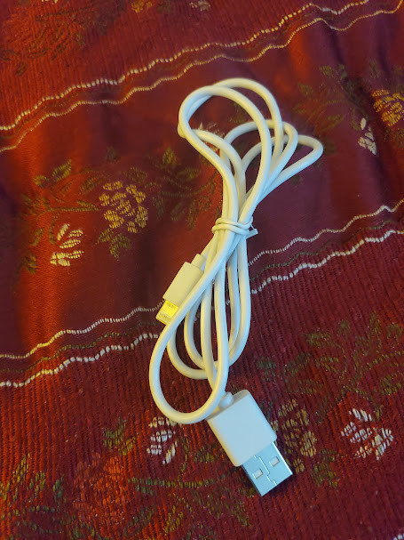 Apple Lightning to USB Cable in Cell Phone Accessories in Edmonton - Image 3
