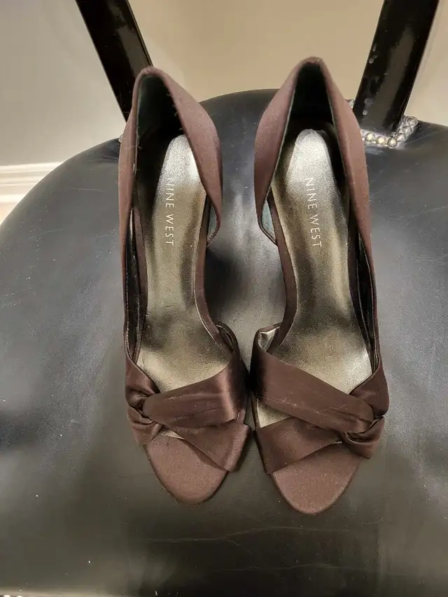 BROWN SATIN HEELS628632684732181215