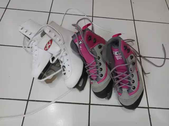 Patin artistique fille grandeur 12J /12Y (petite fille 4 ou 5 a) in Skates & Blades in Laval / North Shore - Image 6