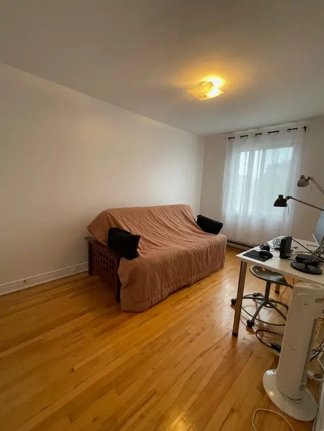 4 ½ Metro Langelier 5 min à pied, très ensoleillé in Long Term Rentals in City of Montréal - Image 8