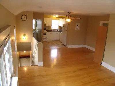 THOROLD 3 BEDROOM APARTMENT ON DIRECT BUS TO BROCK