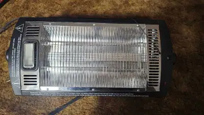 ceiling/wall mount electric radiant heater 1500w, new never used, View more