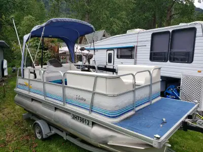 16 Foot Prince craft pontoon boat, 25 hp Evinrude out board motor and boat trailer. New upholstery,...