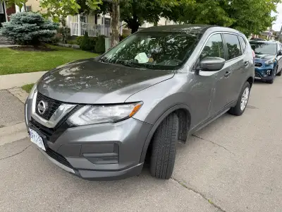 This 2017 Nissan Rogue AWD features a reliable all-wheel-drive system, perfect for navigating variou...