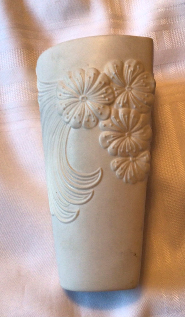 KaIser Germany bisque vase signed and numbered - reduced  in Arts & Collectibles in Thunder Bay - Image 2