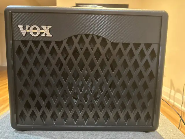 Vox VX I Guitar Amplifier in Amps & Pedals in Mississauga / Peel Region - Image 2