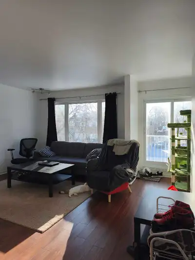 Cession de bail - Chambre dans une colocation - 6 1/2 à Longueuil Bonjour, Je quitte ma chambre dans...