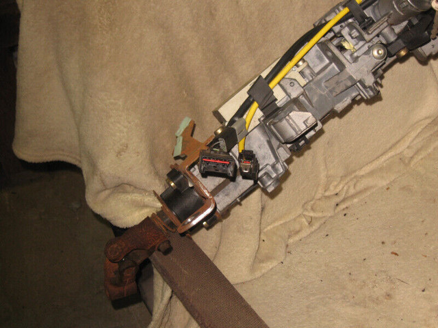 1992 to 96 f150, 250 steering column in Auto Body Parts in Kitchener / Waterloo - Image 2