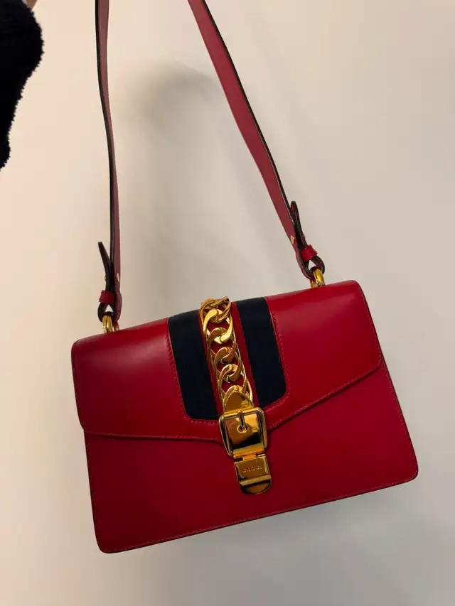 GUCCI Sylvie Medium Leather Shoulder Bag62864360891009124