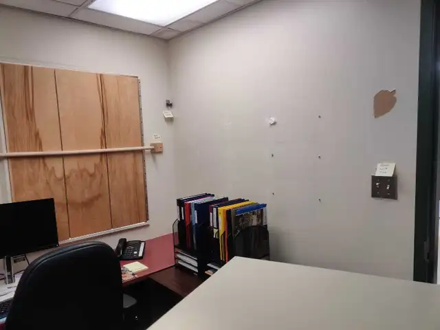 Looking For A Painter417524184369090561