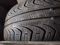 2 pneus d'été 205/60r16 Pirelli en bon état 