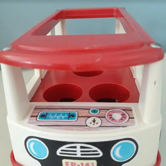 Vintage 1969 Fisher Price Little People Mini Bus with 2 people in Toys & Games in Markham / York Region - Image 5