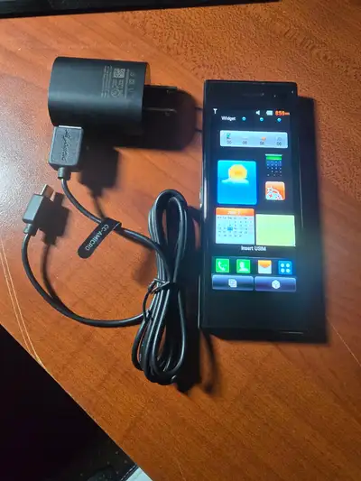 Old phone but in excellent condition, charger included. Locked to TELUS. Cash and pick up.