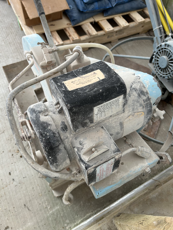Tile Saw in Power Tools in Chatham-Kent