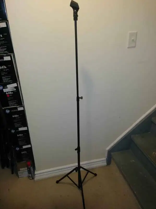 Microphone stand and one microphone of your choice in Other in Mississauga / Peel Region - Image 2